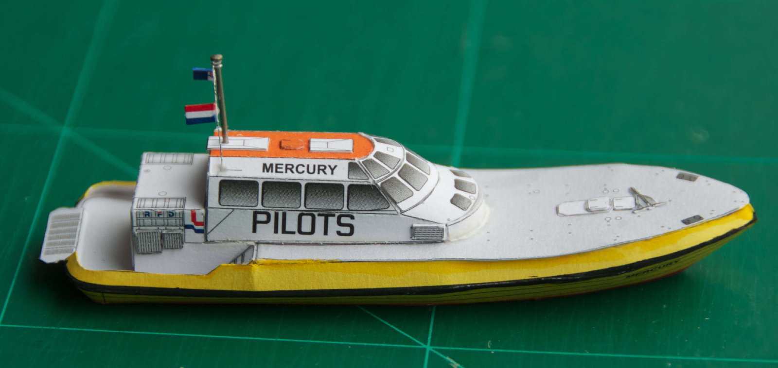 Pilot boat Mercury (Loodsentender Apollo/Mercury, Scaldis Cardboard 